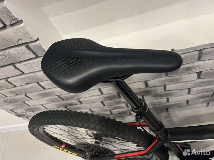 Карбоновый горный велосипед Scott Scale 710 S