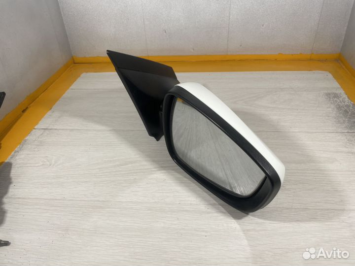 Бокове зеркало правое Hyundai Solaris