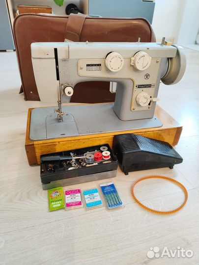 Швейная машина подольск 142