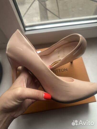 Отдам даром бесплатно женские вещи