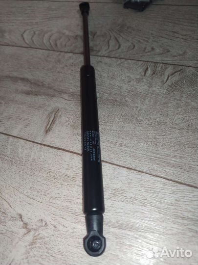 Амортизаторы капота Nissan X-trail