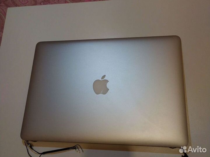 Крышка от Apple MacBook Pro