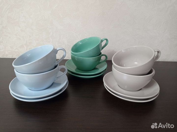 Чашки с блюдцами