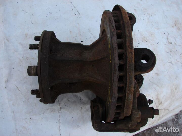 Chevrolet Silverado 92г передний поворотный кулак