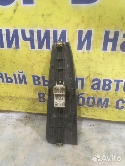 Кнопка стеклоподьемника Kia Cerato