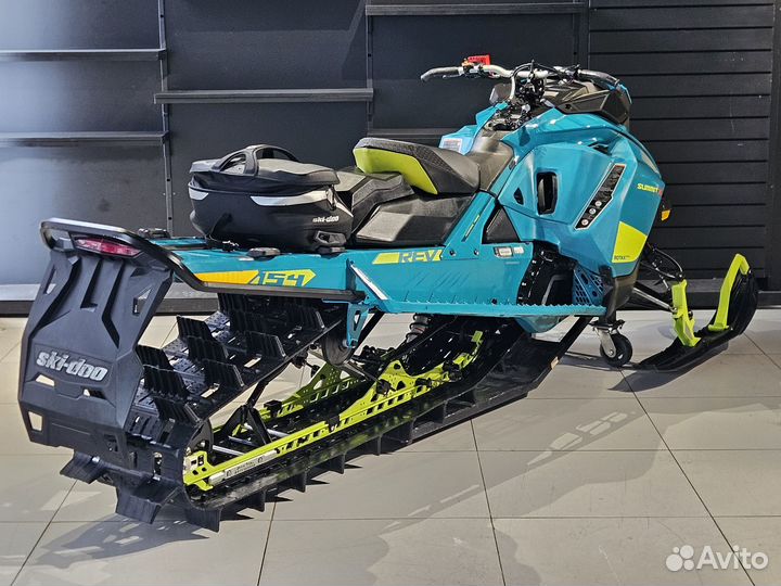 BRP Ski-Doo Summit X 154 850 E-TEC shot 2020