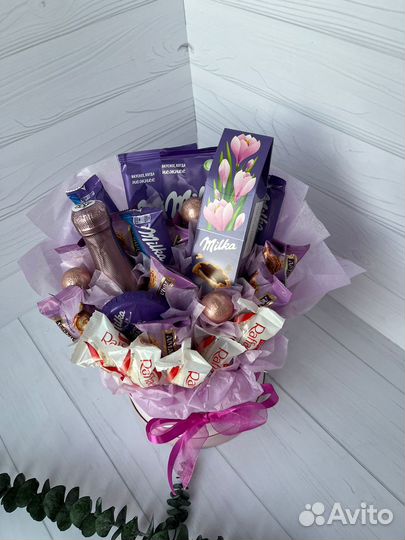 Подарочный набор конфет девушке