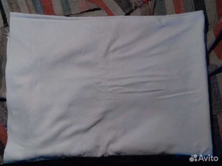 Старинная льняная скатерть