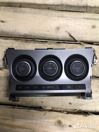 Блок управления климатом Mazda 3 bl 2010 год