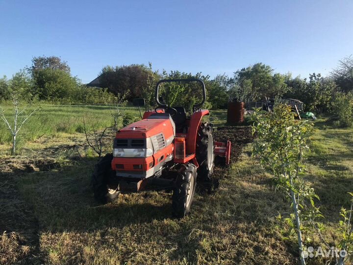 Вспашка земли минитрактором