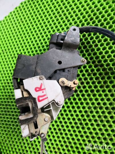 Замок двери передней правой Сузуки Лиана