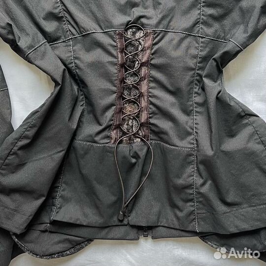 Куртка на доставку