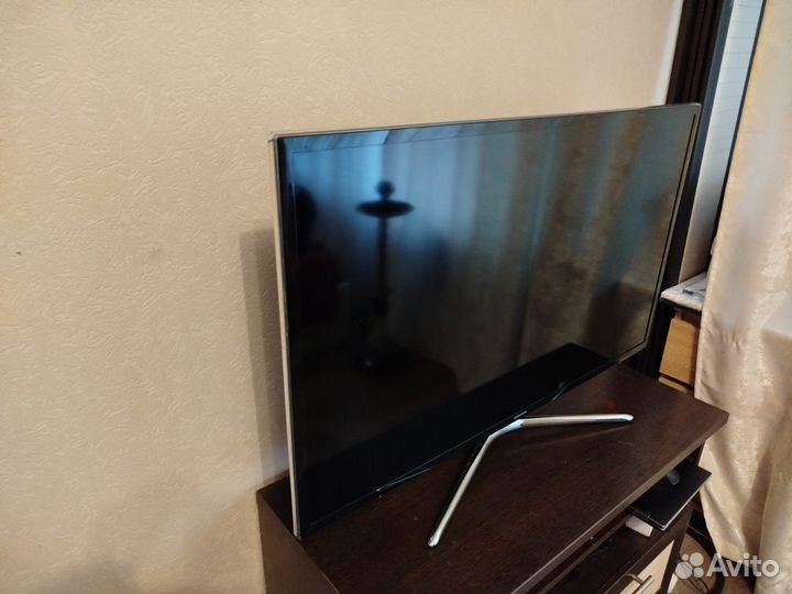 Телевизор samsyng 40 дюймов, Wi-Fi, SMART