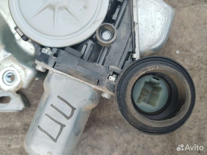 Стеклоподъемник перед правый таета камриV50 13г