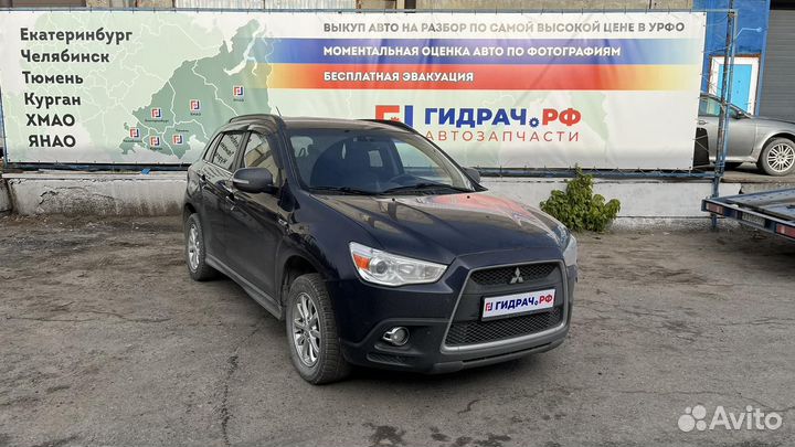 Петли двери багажника Mitsubishi ASX