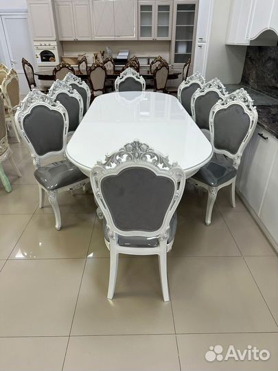 Стол и стулья гостиная