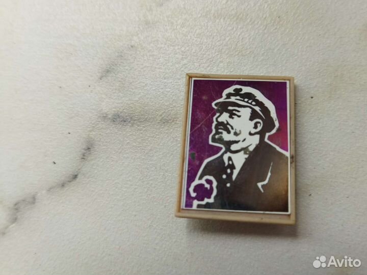 Значки Ленин
