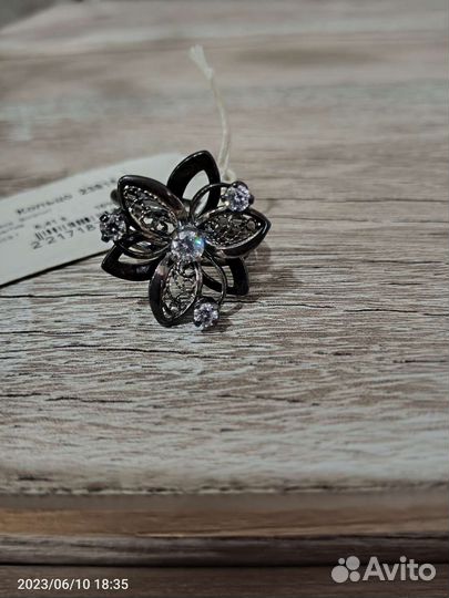 Серебряное кольцо