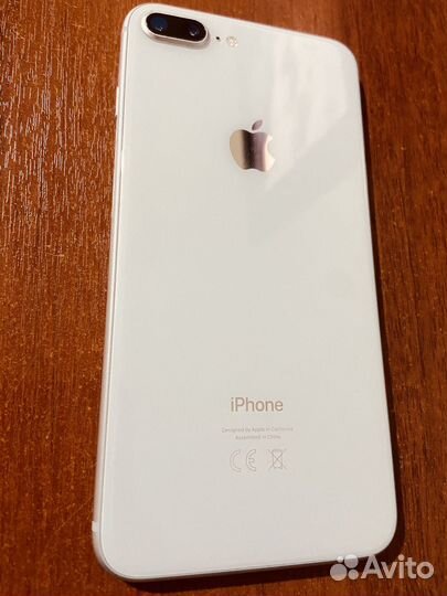 iPhone 8 Plus, 64 ГБ