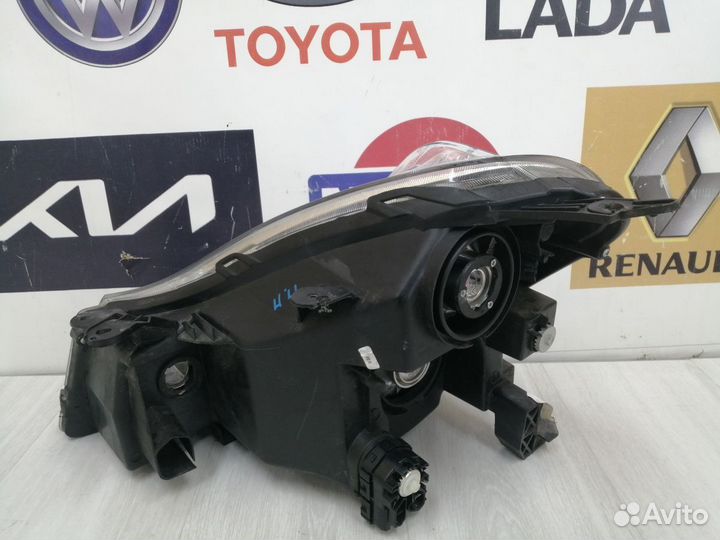 Фара Nissan almera G15 Прав