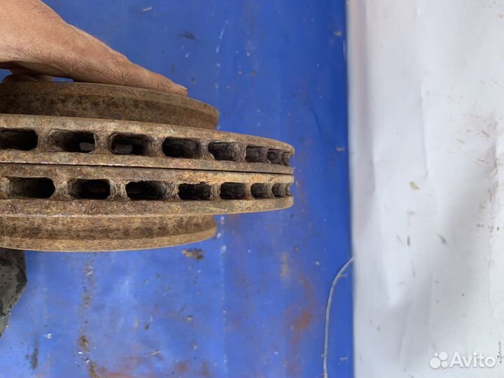 Диск тормозной передний mazda 626 GD