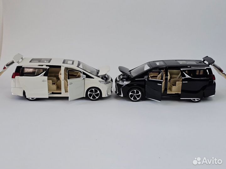 Модель машины Toyota Alphard белая 1:24