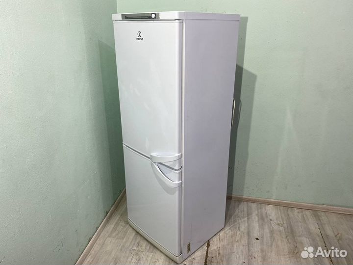 Холодильник Indesit