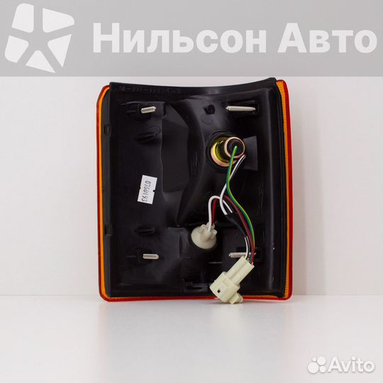 Габарит mazda titan 1989-1991 г желтый, правый, de