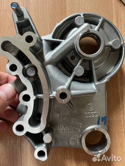 Опорный кронштейн распредвалов GEN 2 06H103144J