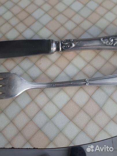 Столовые приборы, ножи, вилки, ложки