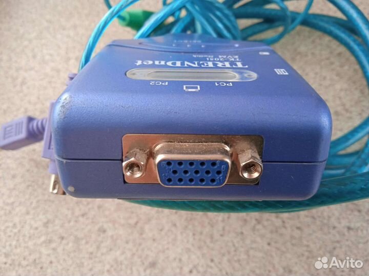 Переключатель KVM trendnet TK-205i
