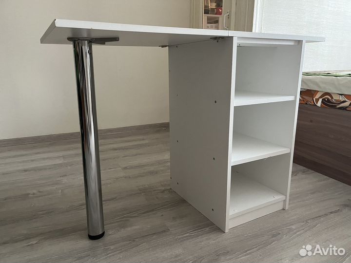 Маникюрный стол складной бу