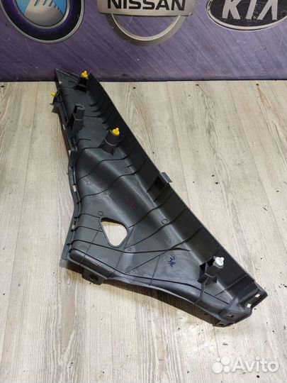 Обшивка Накладка задней стойки Kia RIO 2 Прав