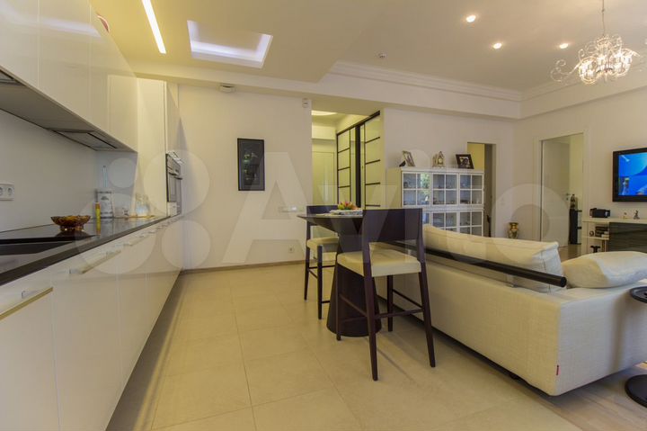 3-к. квартира, 105,5 м², 2/5 эт.