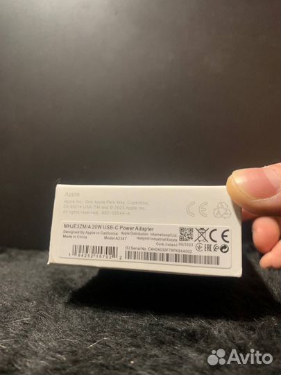 Оригинальный блок питания на iPhone 20w