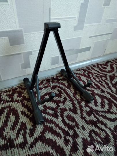 Стойка для гитары