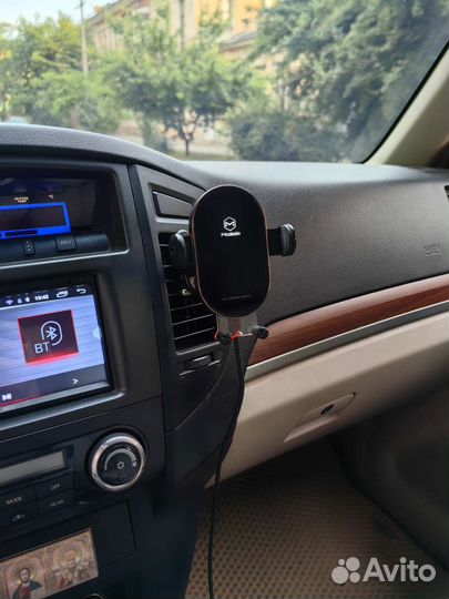 Держатель для телефона с беспроводной зарядкой