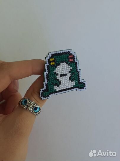 Значок ручной работы лягушонок