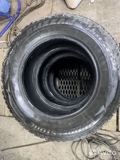 Bridgestone Blizzak Spike-02 SUV 215/65 R16