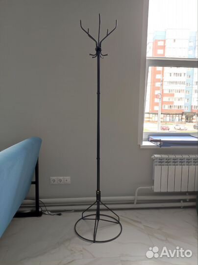 Вешалка напольная для одежды металлическая