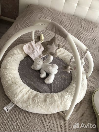 Развивающий коврик для малышей с рождения