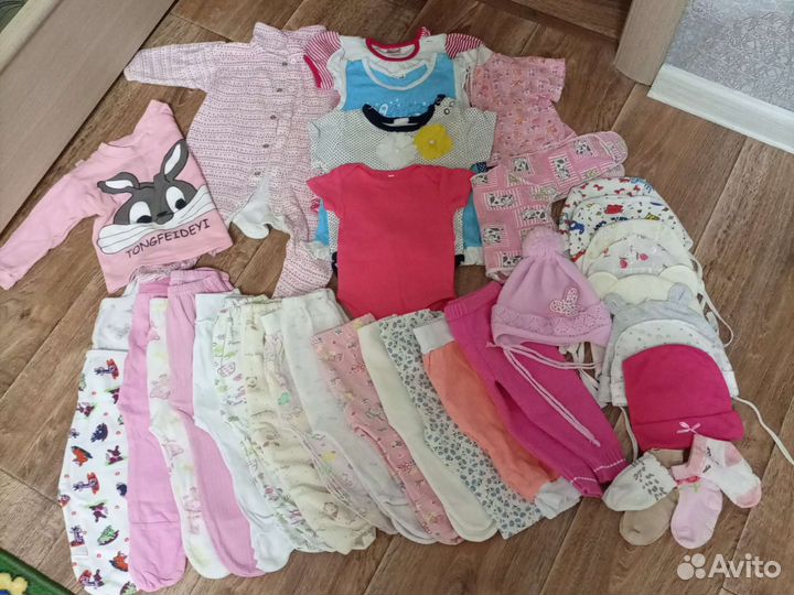 Пакет вещей,плед,комбинезон утеп.,бодики,платья