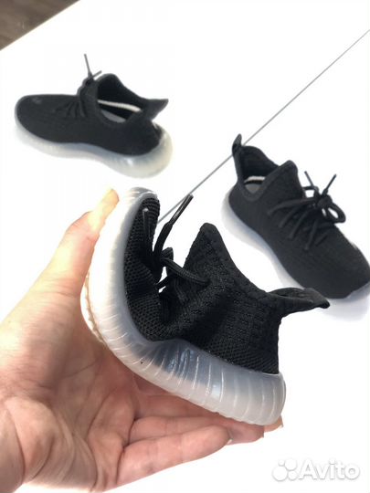 Кроссовки детские 28 29