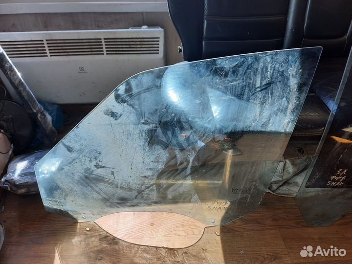 Стекло переднее левое Ford S-max