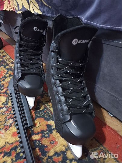 Коньки хоккейные