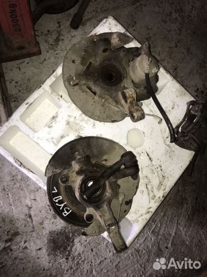 Кулак BYD F3 левый правый в сборе