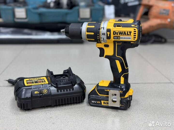 Шуруповерт DeWalt DCD795