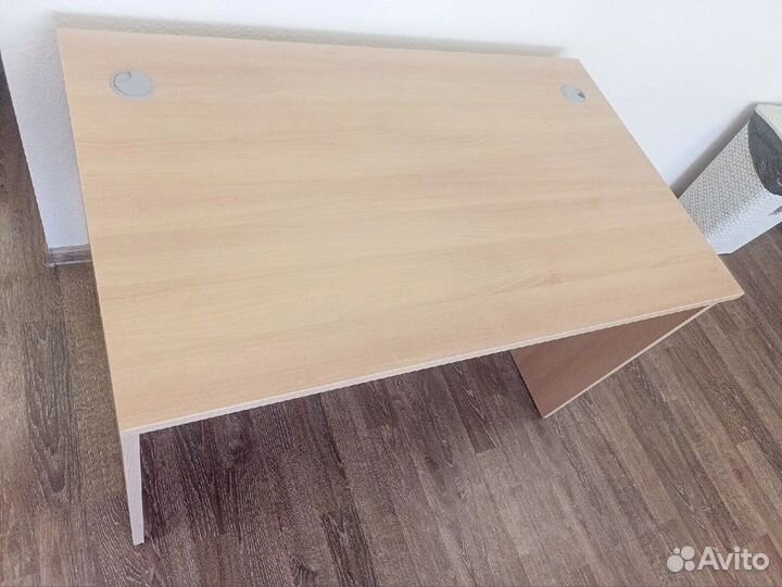 Продаётся офисный стол.Состояние нового. Доставка