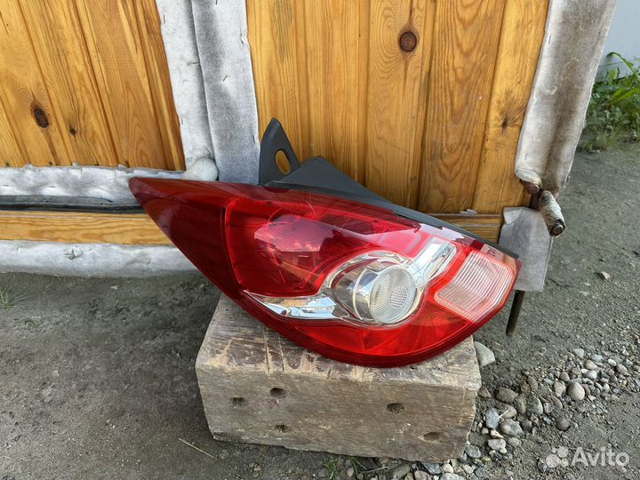 Фара задняя левая Nissan Tiida