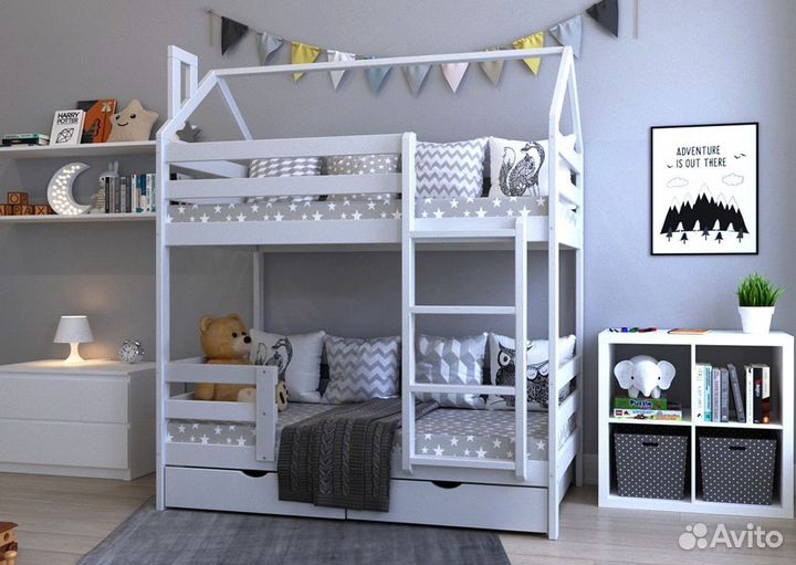 Двухъярусная кровать домик